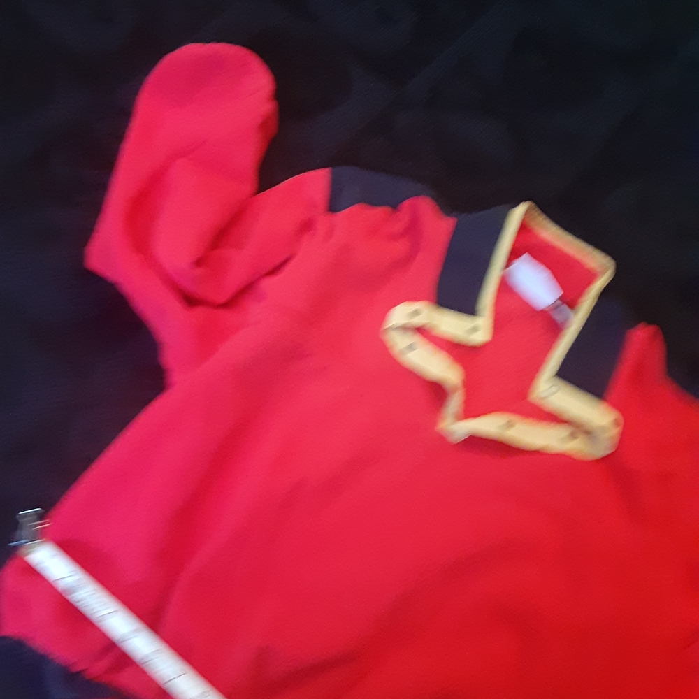 Marlboro Men's Red and Black Sweater - Picture 2 of 6